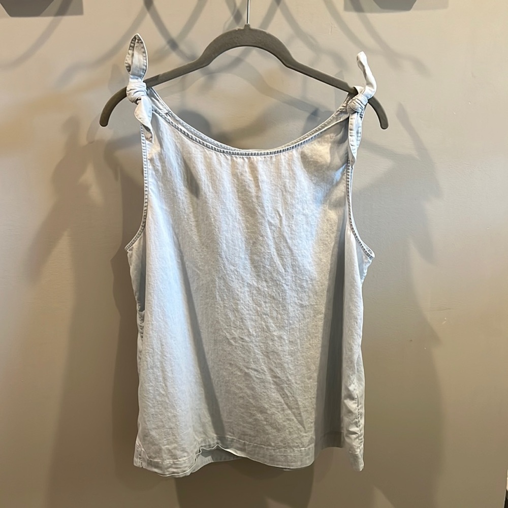Vineyard Vines tank top
